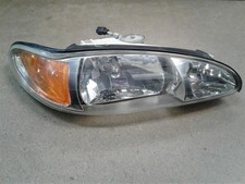 Farol direito do passageiro excluindo cupê compatível com 99-02 ESCORT 8729, usado comprar usado Farol direito do passageiro excluindo cupê compatível com 99-02 ESCORT 8729, usado comprar usado  Enviando para Brazil