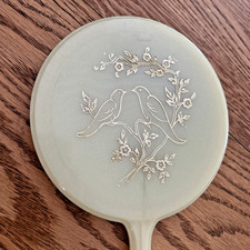 Usado, Espelho de mão vintage MCM mármore plástico branco vaidade design flor dourada 12” x 6” comprar usado Usado, Espelho de mão vintage MCM mármore plástico branco vaidade design flor dourada 12” x 6” comprar usado  Enviando para Brazil