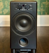 Subwoofer compacto ADAM Audio Sub7 com suporte de alto-falante IsoAcoustics ISO 200 SUB comprar usado  Enviando para Brazil