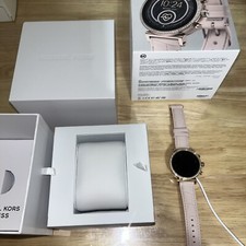 Reloj inteligente Michael Kors para mujer Access Runway 41 mm tono oro rosa MKT5068 NUEVO EN CAJA segunda mano  Embacar hacia Mexico