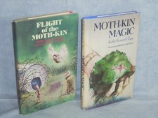 Usado, 2 SIGNED Books - MOTH-KIN MAGIC - FLIGHT OF THE MOTH-KIN - Kathy Kennedy Tapp comprar usado Usado, 2 SIGNED Books - MOTH-KIN MAGIC - FLIGHT OF THE MOTH-KIN - Kathy Kennedy Tapp comprar usado  Enviando para Brazil