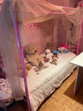 Lit rose baldaquin d'occasion Lit rose baldaquin d'occasion  Marcoing