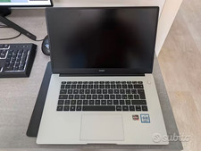 Matebook d15 amd usato Matebook d15 amd usato  Piacenza