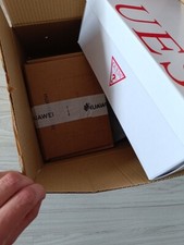 Zestaw towarów – Elektronika i Odzież – Nowe i Zapakowane (ŚREDNIE PUDEŁKO), używany na sprzedaż  PL