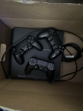 Console de jogos Sony PlayStation 4 Pro 1TB - preto escuro usado + 3 controles + HDMI comprar usado  Enviando para Brazil