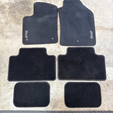 12-17 FIAT 500e CONJUNTO TAPETE TAPETE TAPETE PRETO PARA TODAS AS ESTAÇÕES OEM comprar usado  Enviando para Brazil