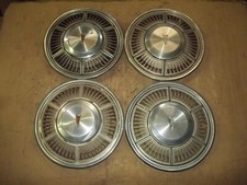 80 81 82 Pontiac Phoenix calota aro tampa de roda cubo 13" OEM USADO 5054 CONJUNTO 4 comprar usado  Enviando para Brazil