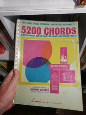 5200 acordes: para piano, acordeão de órgão e instrumentos trastes por Albert Gamse comprar usado  Enviando para Brazil