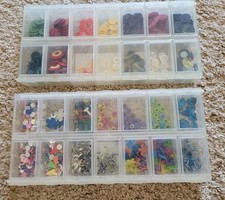 Lote com 2 estojos EX para scrapbooking enfeites para fabricação de cartões Brads botões pedras comprar usado  Enviando para Brazil