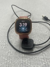 Smartwatch Fitbit Versa 3 com nova capa e carregador USB comprar usado  Enviando para Brazil