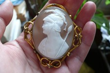 Broche de metal esculpido vitoriano Aquiles com capacete de dragão alado concha camafeu comprar usado  Enviando para Brazil