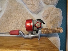 Holiday fishing reel for sale  Saint Peter