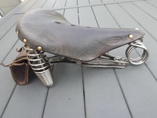 Ancienne selle cuir d'occasion  Chasseneuil-du-Poitou