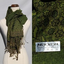 Dark green pashmina d'occasion  Expédié en Belgium