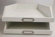 Usado, Bandejas de cartas empilhadas Pottery Barn branco cremoso classificador de correio conjunto de duas comprar usado  Enviando para Brazil