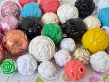 Lote 35 contas de flores redondas vintage esculpidas em plástico comprar usado  Enviando para Brazil