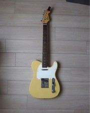 Guitarra elétrica Squier da Fender Bullet Strat amarela comprar usado  Enviando para Brazil
