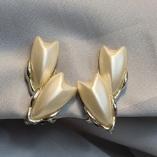 Usado, Kramer clipe tom dourado em brincos com termostato moldado Lucite Pearl Tulipas comprar usado  Enviando para Brazil