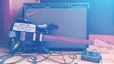 Fender squier stratocaster d'occasion  Saint-Laurent-sur-Gorre