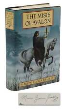 Usado, The Mists of Avalon by MARION ZIMMER BRADLEY ~ SIGNED First Edition 1982 1st comprar usado  Enviando para Brazil