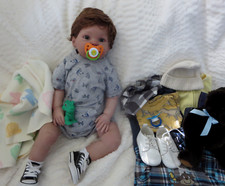 Usado, Boneca Reborn criança menino realista bebê abundante 10,5 libras. "Cuddles" 2010 comprar usado  Enviando para Brazil