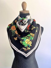 Carré foulard hermès d'occasion  Les Mureaux