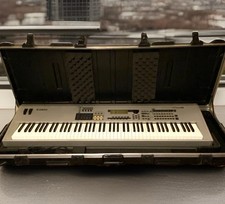 Yamaha mo8 keyboard for sale  Sorrento