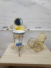 Usado, Cadeira de balanço vintage metal bronze cor casa de bonecas móveis miniatura suporte para lavagem comprar usado  Enviando para Brazil