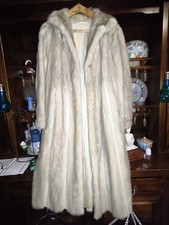 Long manteau beige d'occasion  Rueil-Malmaison