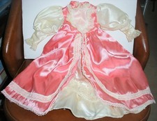 Robe poupée porcelaine d'occasion Robe poupée porcelaine d'occasion  Fleury-les-Aubrais