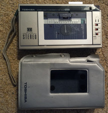 Usado, Vintage Anos 80 Toshiba KT-R1 Gravador de Cassete Estéreo Rádio FM Walkman NÃO TESTADO comprar usado Usado, Vintage Anos 80 Toshiba KT-R1 Gravador de Cassete Estéreo Rádio FM Walkman NÃO TESTADO comprar usado  Enviando para Brazil