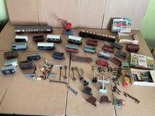 Hornby makes carriages for sale  CHELTENHAM