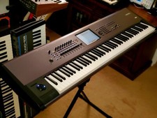 Must see korg for sale  Englewood