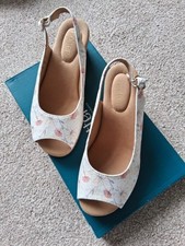 Ladies hotter sandals for sale  BRADFORD
