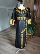 Robe noire dorée d'occasion  Le Mesnil-Saint-Denis