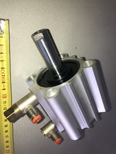 Cylindre compact pneumatique d'occasion  Expédié en France