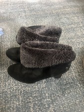 Cute ugg women for sale  Arlington