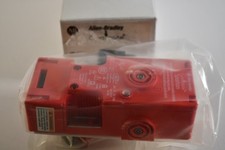 NOVO Interruptor Guardlock Allen Bradley 440G-S36044, Spartan, Sem Recursos Especiais, 24V A comprar usado  Enviando para Brazil