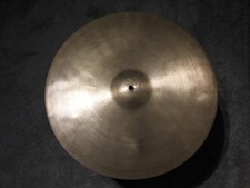 Zildjian genuine medium for sale  Broadview Heights