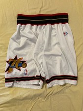 Pantaloncini basket philadelph usato  Casalpusterlengo