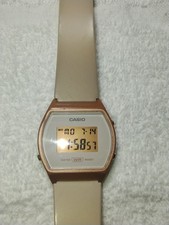 Relógio digital Casio LW-204-4A feminino quartzo resina rosa bege ouro rosa novo comprar usado  Enviando para Brazil