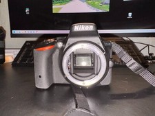 Nikon d5500 lot for sale  Flushing