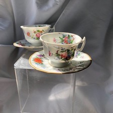 Tasses soucoupes porcelaine d'occasion Tasses soucoupes porcelaine d'occasion  Paris IX