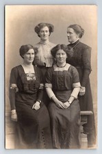 RPPC: história social. Vestido Four Women In Similar. Cartão postal não publicado., usado comprar usado  Enviando para Brazil