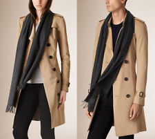 Sciarpa burberry unisex usato Sciarpa burberry unisex usato  Portici