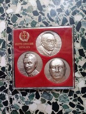 Gruppo medaglie socialismo usato  Milano