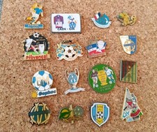 Lot pins football d'occasion  Épinay-sur-Seine