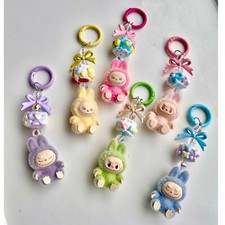Mini labubu keychain d'occasion  Expédié en Belgium