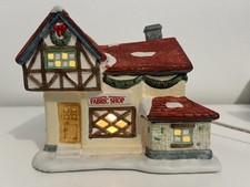 Dickens Collectables Lighted Fabric Shop Porcelain House Sewing Quilting, usado comprar usado Dickens Collectables Lighted Fabric Shop Porcelain House Sewing Quilting, usado comprar usado  Enviando para Brazil