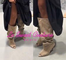 Botas abertas BERSHKA WOMAN NOVAS COM ETIQUETAS SS25 salto agulha bege 1010/664/131 comprar usado Botas abertas BERSHKA WOMAN NOVAS COM ETIQUETAS SS25 salto agulha bege 1010/664/131 comprar usado  Enviando para Brazil